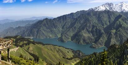 景点：天山天池全景